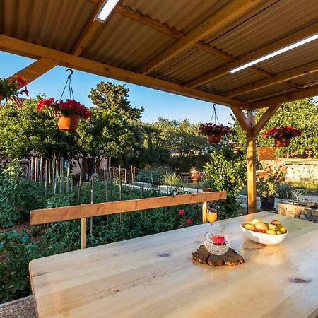 Vacation House Orange Veli Lošinj Eksteriør bilde