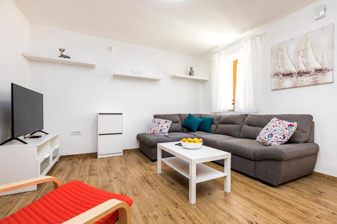 Vacation House Orange Veli Lošinj Eksteriør bilde